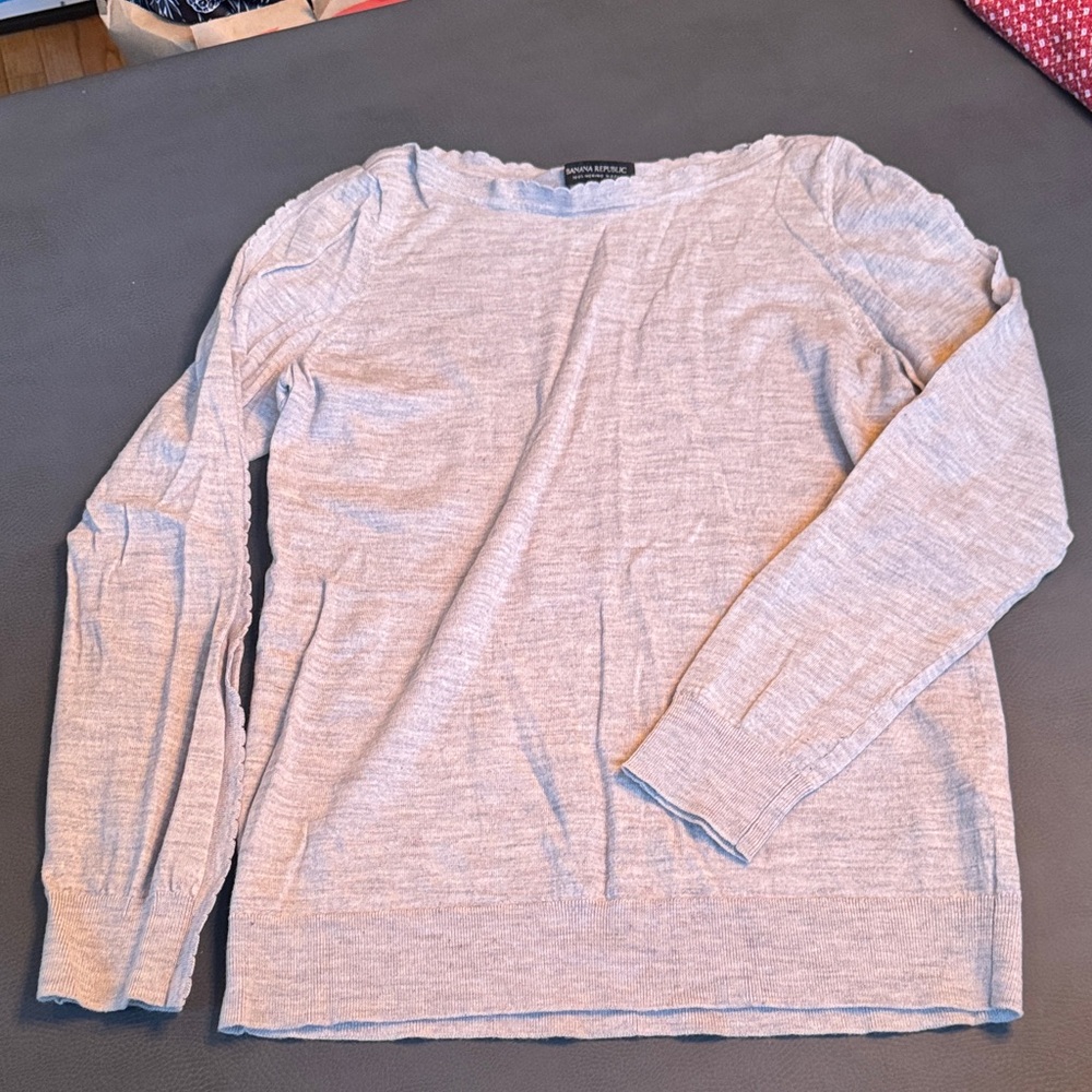 Banana Republic heather grey 100% merino wool Sweater